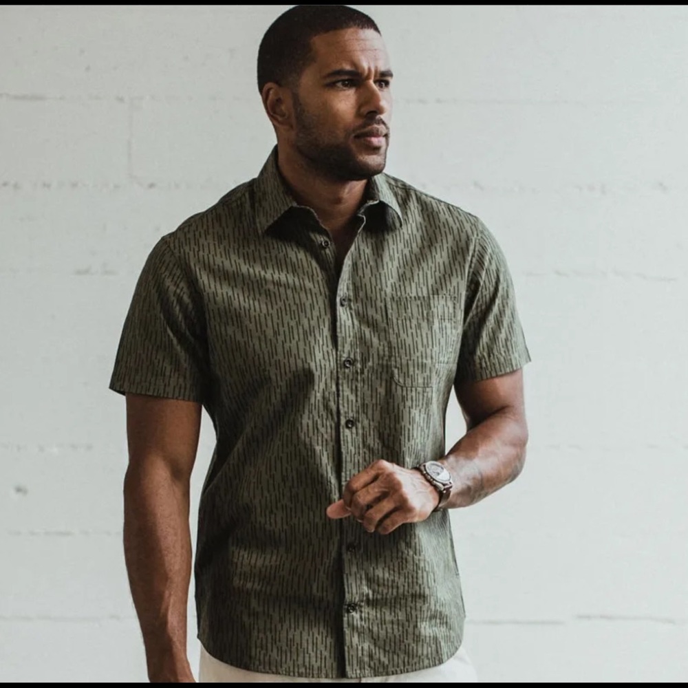 🌟Taylor Stitch Rain Camo Print SS Button Down🌟